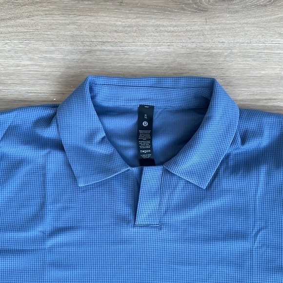 Lululemon Textured Mesh Short-Sleeve Polo Shirt - Picture 7 of 9